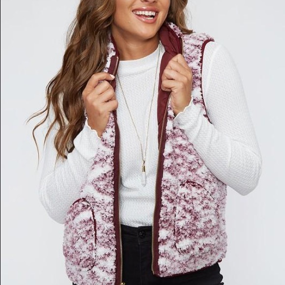 Reversible Sherpa Vest - Picture 7 of 8